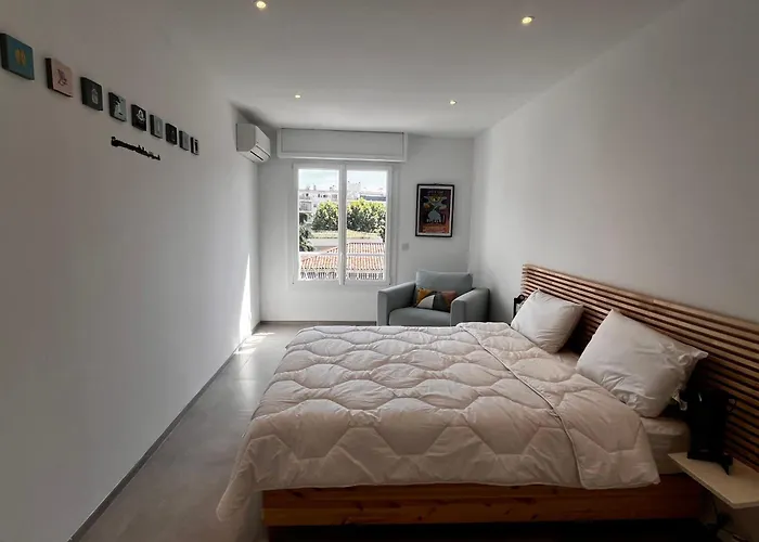 Beautifull Near The In Daire Antibes